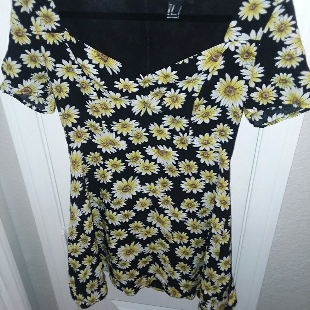 Daisy print mini dresa